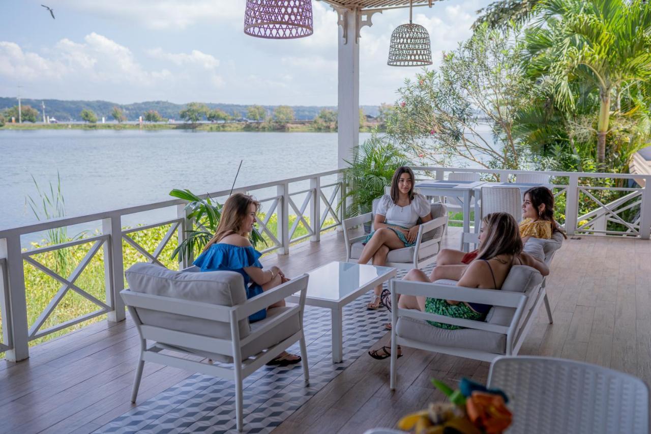 Hotel Casona Del Lago Flores Luaran gambar