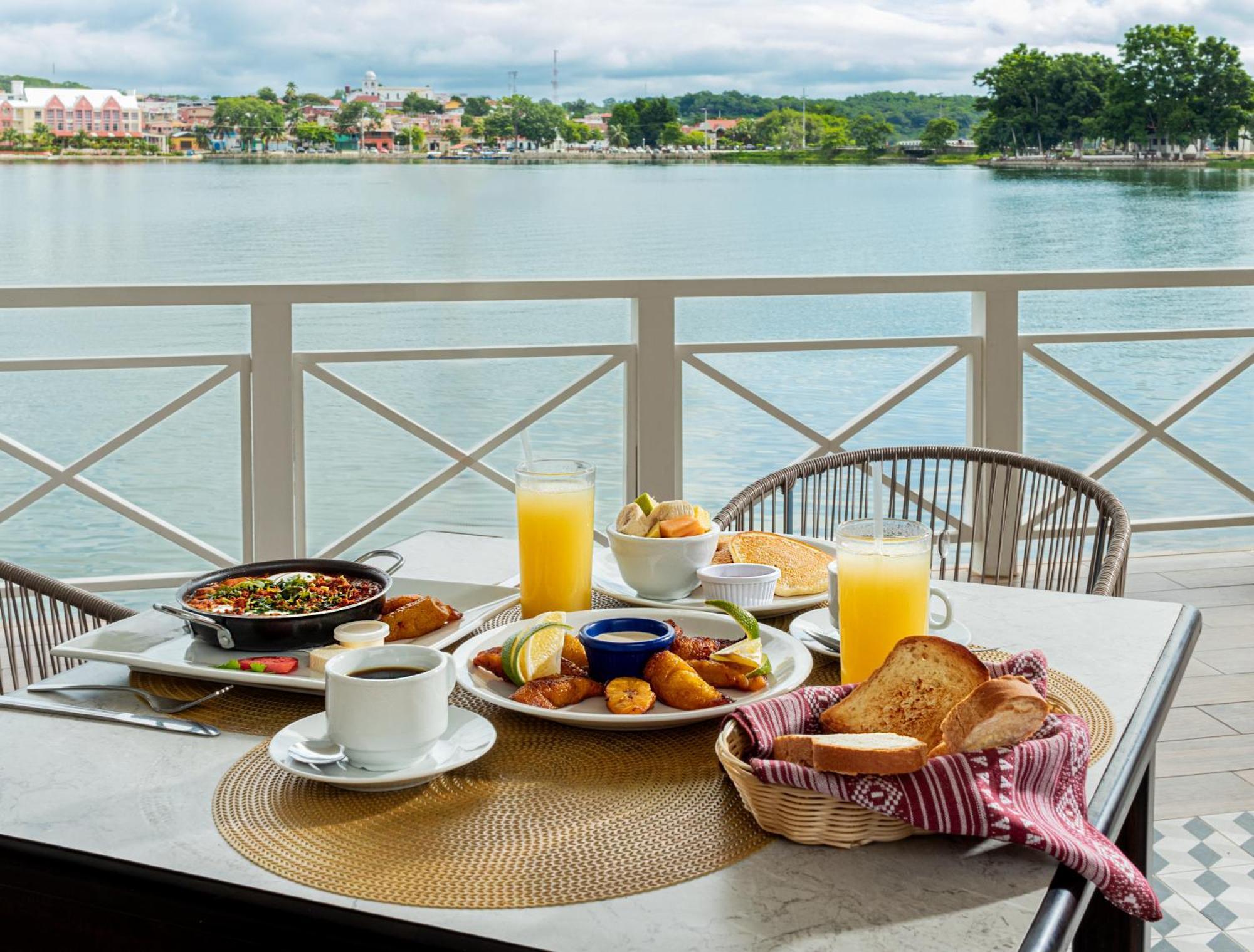 Hotel Casona Del Lago Flores Luaran gambar