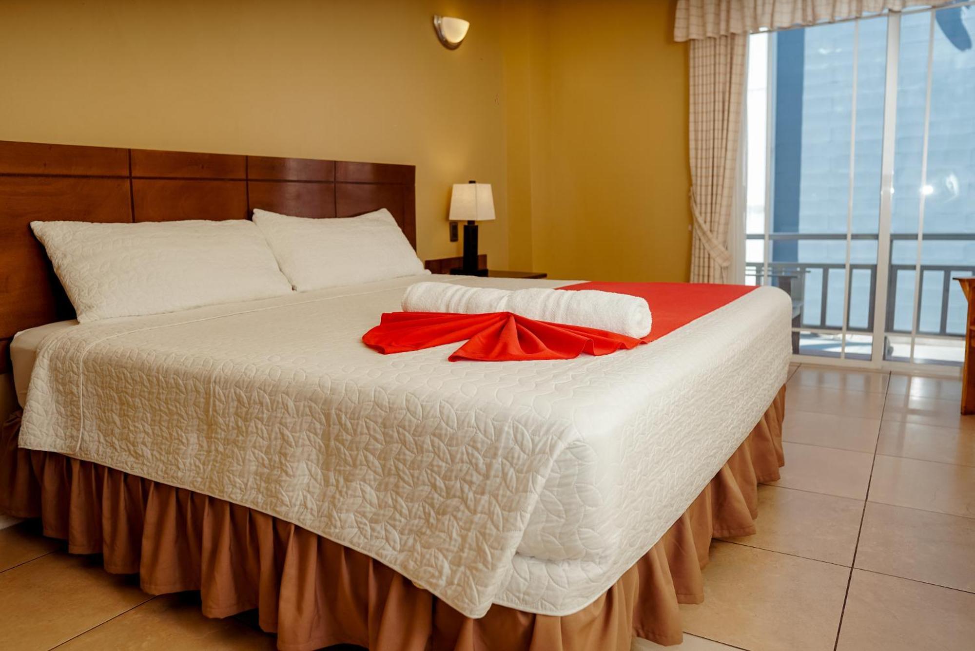Hotel Casona Del Lago Flores Luaran gambar